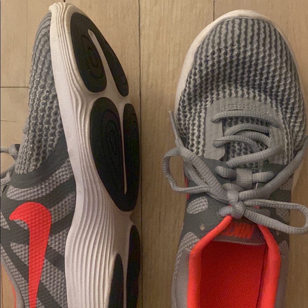 Gym shoes